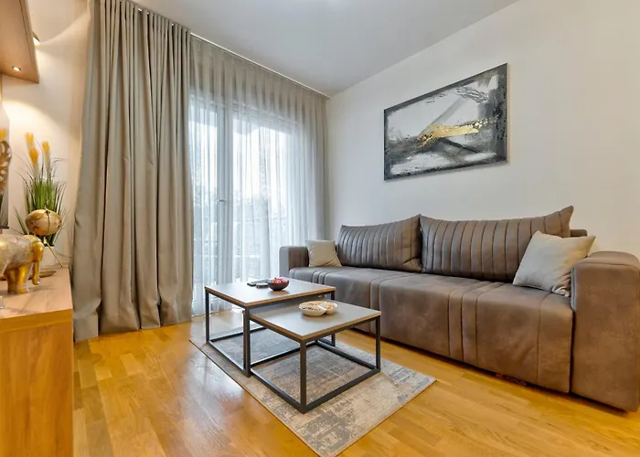 Mia Zlatibor, & Wellness * Zlatibor